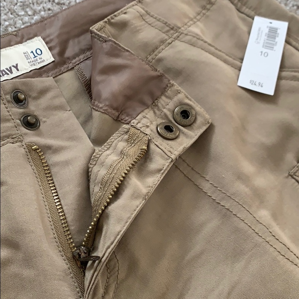 Low Rise Shorts - Picture 3 of 4